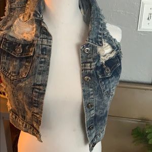 Super distressed ChiQle vest